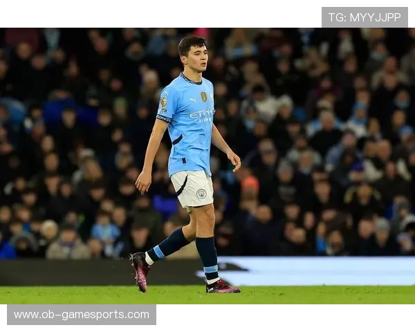 托蒂回应赴俄获金貘奖称仅为足球行程无涉政治风波质疑声持续发酵 托蒂回应赴俄获金貘奖称仅为足球行程无涉政治风波质疑声持续发酵