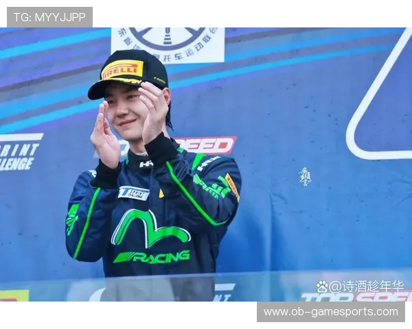 王一博作为85号赛车手整装上阵正式出发引领赛场激情时刻瞬间燃