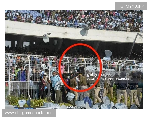 球迷骚乱怒回应失利言辞激烈:我们会卷土重来迎接更强挑战 球迷骚乱怒回应失利言辞激烈:我们会卷土重来迎接更强挑战